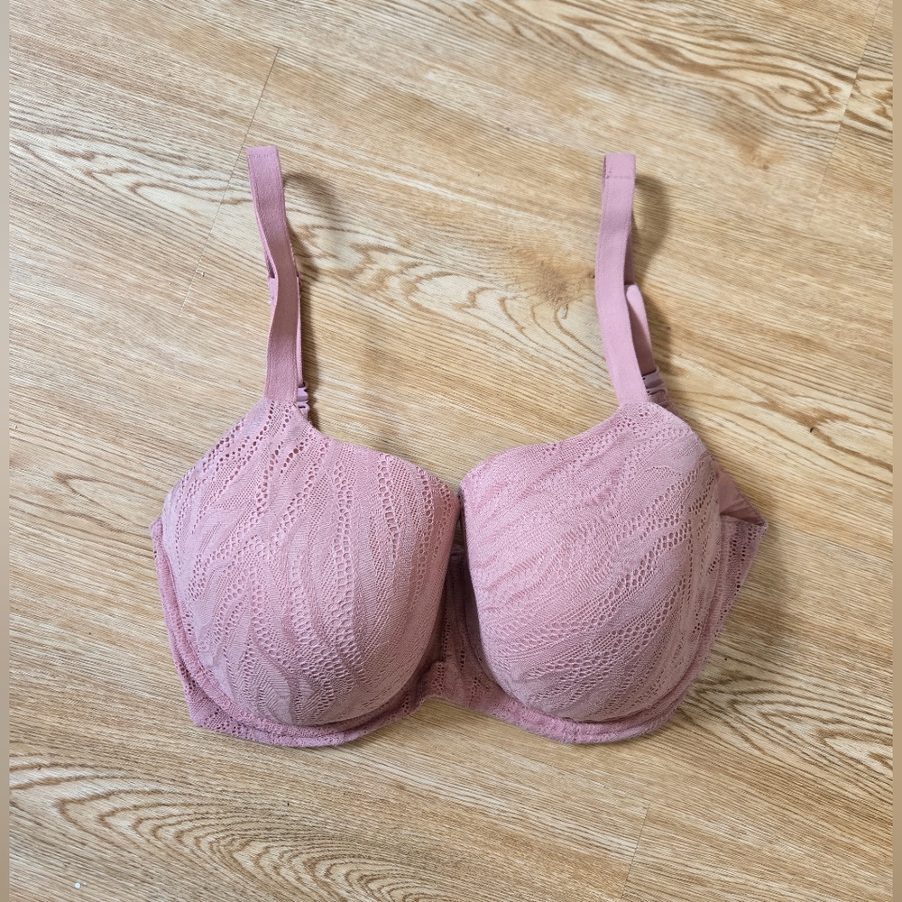 Bare Necessities Lace Bra in Soft Pink